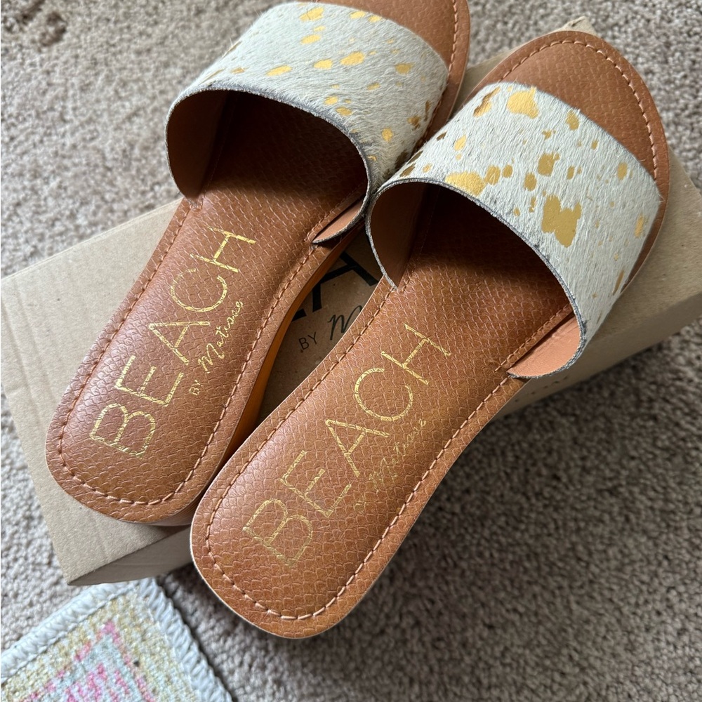 Matisse Beach Sandals in Tan and Cream